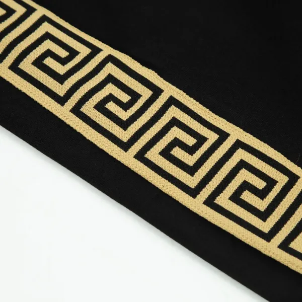 【VERSACE 公式旗艦店】ヴェルサーチ ショートパンツ ご好評に付き再入荷! 【VERSACE 公式旗艦店】ヴェルサーチ ショートパンツ ご好評に付き再入荷!