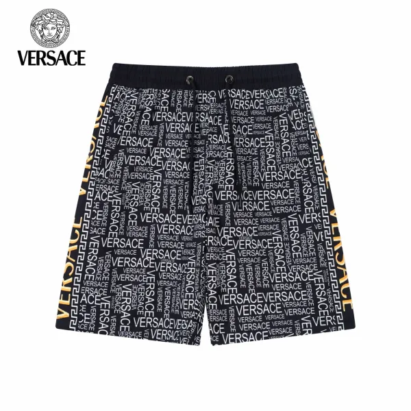 【VERSACE 公式旗艦店】ヴェルサーチ ショートパンツ ご好評に付き再入荷! 【VERSACE 公式旗艦店】ヴェルサーチ ショートパンツ ご好評に付き再入荷!