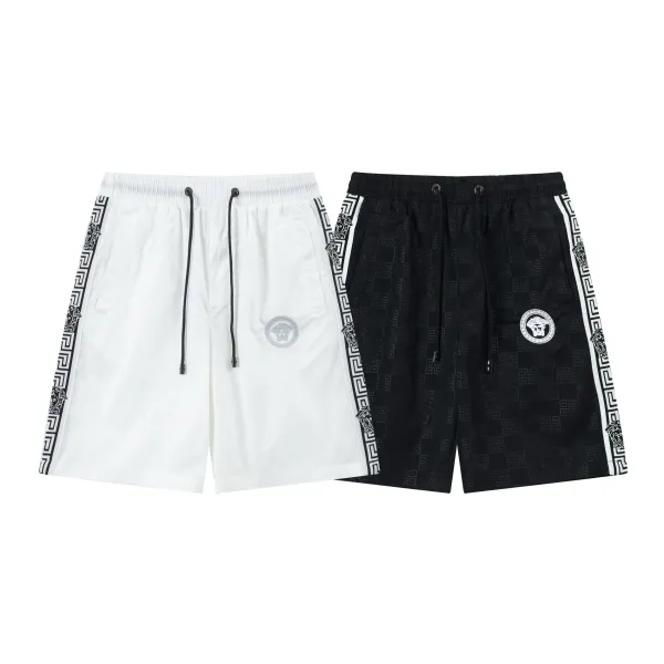 【VERSACE 公式旗艦店】ヴェルサーチ ショートパンツ ご好評に付き再入荷! 【VERSACE 公式旗艦店】ヴェルサーチ ショートパンツ ご好評に付き再入荷!