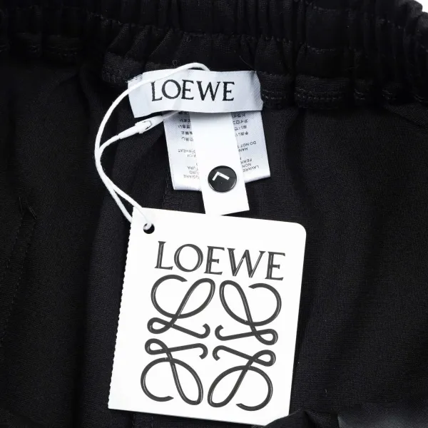 【LOEWE 公式旗艦店】ロエベ ショートパンツご好評に付き再入荷!250227 【LOEWE 公式旗艦店】ロエベ ショートパンツご好評に付き再入荷!250227