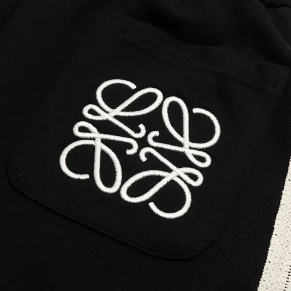 【LOEWE 公式旗艦店】ロエベ ショートパンツご好評に付き再入荷!250227 【LOEWE 公式旗艦店】ロエベ ショートパンツご好評に付き再入荷!250227