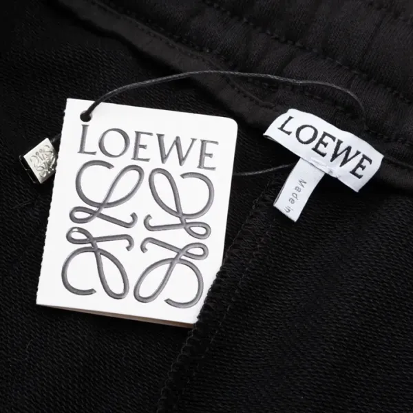 【LOEWE 公式旗艦店】ロエベ ショートパンツご好評に付き再入荷!250227 【LOEWE 公式旗艦店】ロエベ ショートパンツご好評に付き再入荷!250227