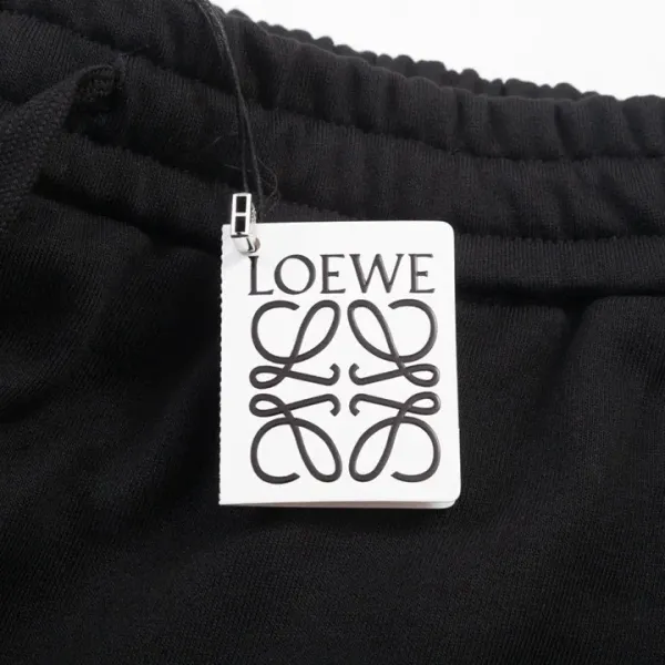 【LOEWE  公式旗艦店】ロエベ  ショートパンツご好評に付き再入荷！250227