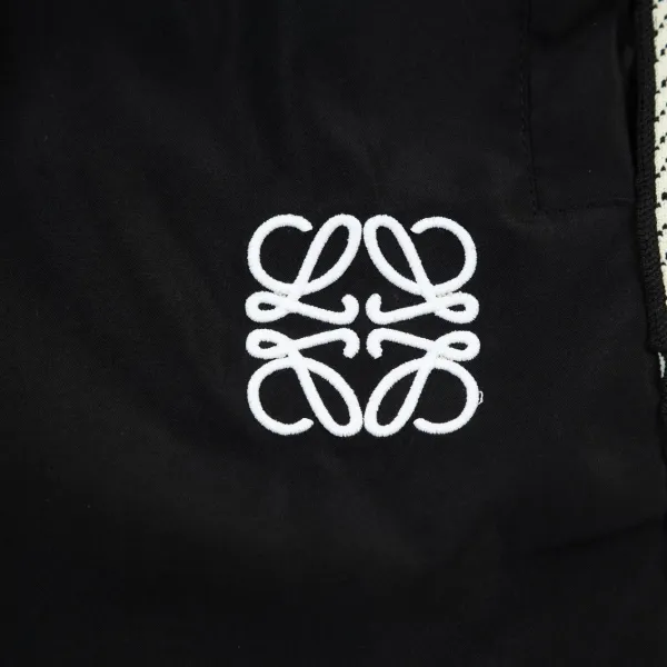 【LOEWE 公式旗艦店】ロエベ ショートパンツ ご好評に付き再入荷! 【LOEWE 公式旗艦店】ロエベ ショートパンツ ご好評に付き再入荷!