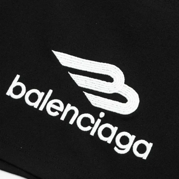 【BALENCIAGA 公式旗艦店】バレンシアガ ショートパンツご好評に付き再入荷!250227 【BALENCIAGA 公式旗艦店】バレンシアガ ショートパンツご好評に付き再入荷!250227