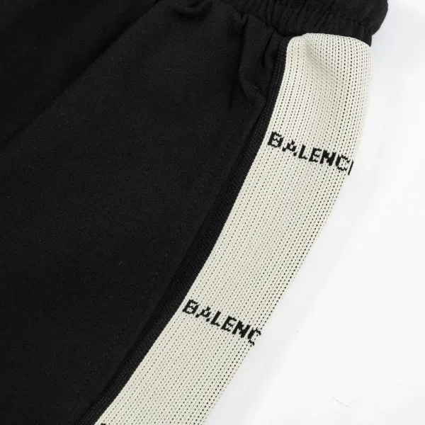 【BALENCIAGA 公式旗艦店】バレンシアガ ショートパンツご好評に付き再入荷!250227 【BALENCIAGA 公式旗艦店】バレンシアガ ショートパンツご好評に付き再入荷!250227