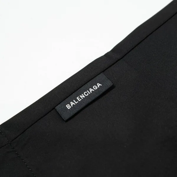 【BALENCIAGA 公式旗艦店】バレンシアガ ショートパンツご好評に付き再入荷!250227 【BALENCIAGA 公式旗艦店】バレンシアガ ショートパンツご好評に付き再入荷!250227