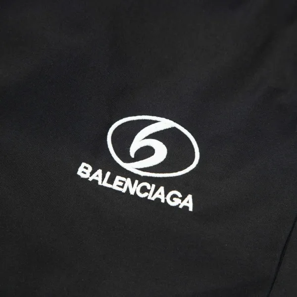 【BALENCIAGA 公式旗艦店】バレンシアガ ショートパンツご好評に付き再入荷!250227 【BALENCIAGA 公式旗艦店】バレンシアガ ショートパンツご好評に付き再入荷!250227