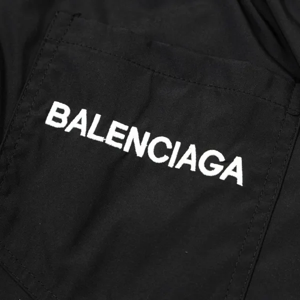 【BALENCIAGA 公式旗艦店】バレンシアガ ショートパンツご好評に付き再入荷!250227 【BALENCIAGA 公式旗艦店】バレンシアガ ショートパンツご好評に付き再入荷!250227