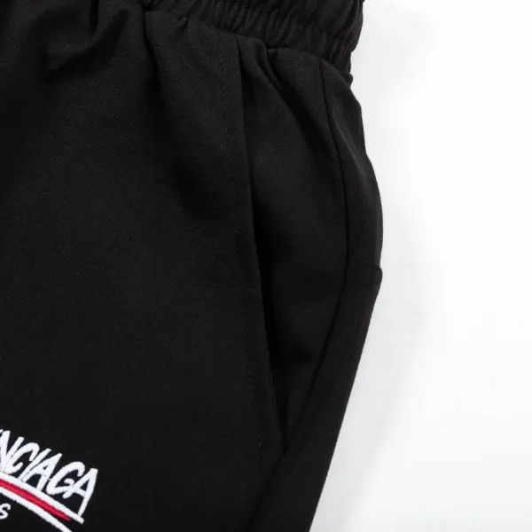 【BALENCIAGA  公式旗艦店】バレンシアガ   ショートパンツご好評に付き再入荷！250227