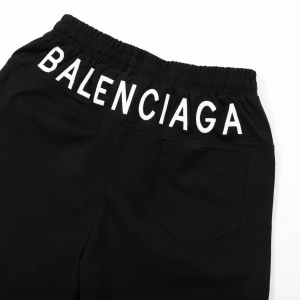 【BALENCIAGA  公式旗艦店】バレンシアガ   ショートパンツご好評に付き再入荷！250227