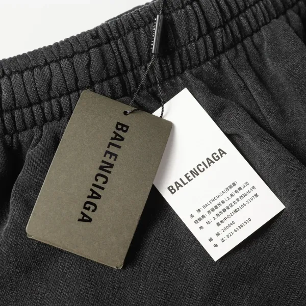 【BALENCIAGA  公式旗艦店】バレンシアガ  ショートパンツご好評に付き再入荷 240717