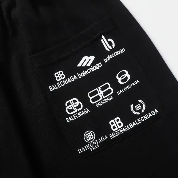【BALENCIAGA 公式旗艦店】バレンシアガ ショートパンツご好評に付き再入荷 240717 【BALENCIAGA 公式旗艦店】バレンシアガ ショートパンツご好評に付き再入荷 240717