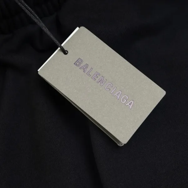 【BALENCIAGA 公式旗艦店】バレンシアガ ショートパンツ ご好評に付き再入荷! 【BALENCIAGA 公式旗艦店】バレンシアガ ショートパンツ ご好評に付き再入荷!