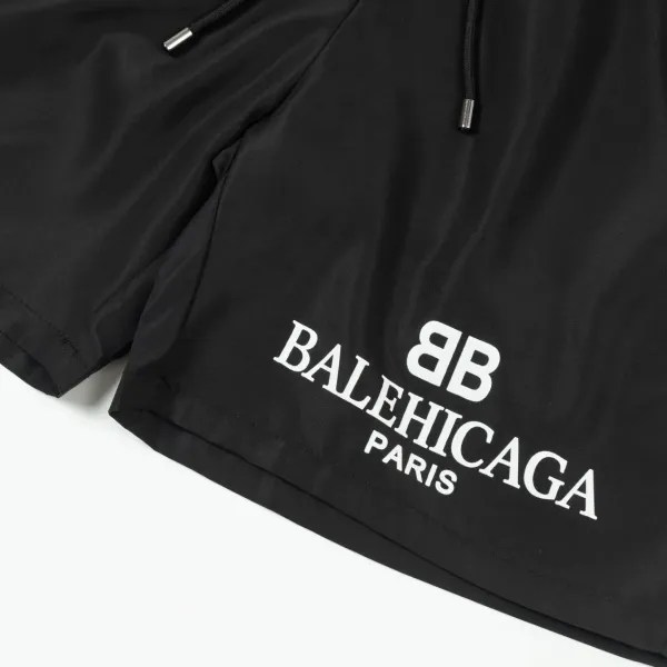 【BALENCIAGA 公式旗艦店】バレンシアガ ショートパンツ ご好評に付き再入荷! 【BALENCIAGA 公式旗艦店】バレンシアガ ショートパンツ ご好評に付き再入荷!
