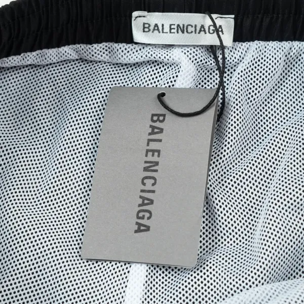 【BALENCIAGA 公式旗艦店】バレンシアガ ショートパンツ ご好評に付き再入荷! 【BALENCIAGA 公式旗艦店】バレンシアガ ショートパンツ ご好評に付き再入荷!