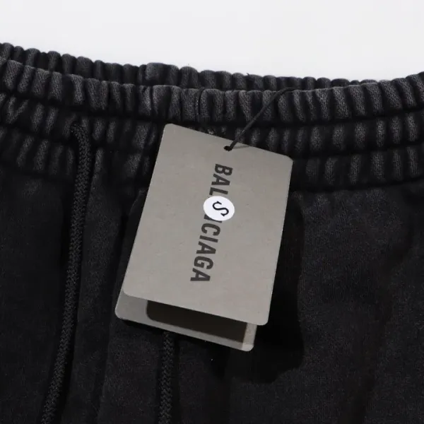 【BALENCIAGA 公式旗艦店】バレンシアガ ショートパンツ ご好評に付き再入荷! 【BALENCIAGA 公式旗艦店】バレンシアガ ショートパンツ ご好評に付き再入荷!