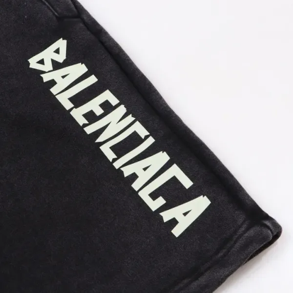 【BALENCIAGA 公式旗艦店】バレンシアガ ショートパンツ ご好評に付き再入荷! 【BALENCIAGA 公式旗艦店】バレンシアガ ショートパンツ ご好評に付き再入荷!