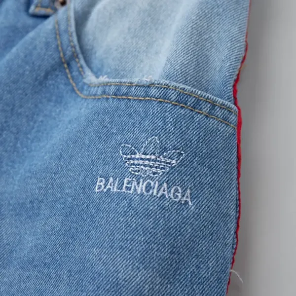 【BALENCIAGA  公式旗艦店】バレンシアガ   ショートパンツ  ご好評に付き再入荷！