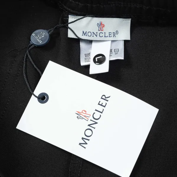 【MONCLER 公式旗艦店】モンクレール ショートパンツご好評に付き再入荷!250225 【MONCLER 公式旗艦店】モンクレール ショートパンツご好評に付き再入荷!250225