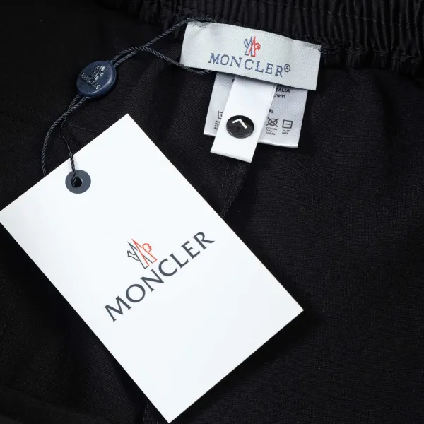 【MONCLER 公式旗艦店】モンクレール ショートパンツご好評に付き再入荷!250225 【MONCLER 公式旗艦店】モンクレール ショートパンツご好評に付き再入荷!250225