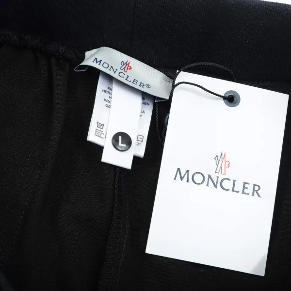 【MONCLER 公式旗艦店】モンクレール ショートパンツご好評に付き再入荷!250225 【MONCLER 公式旗艦店】モンクレール ショートパンツご好評に付き再入荷!250225