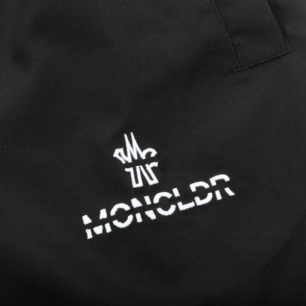 【MONCLER 公式旗艦店】モンクレール ショートパンツご好評に付き再入荷!250225 【MONCLER 公式旗艦店】モンクレール ショートパンツご好評に付き再入荷!250225