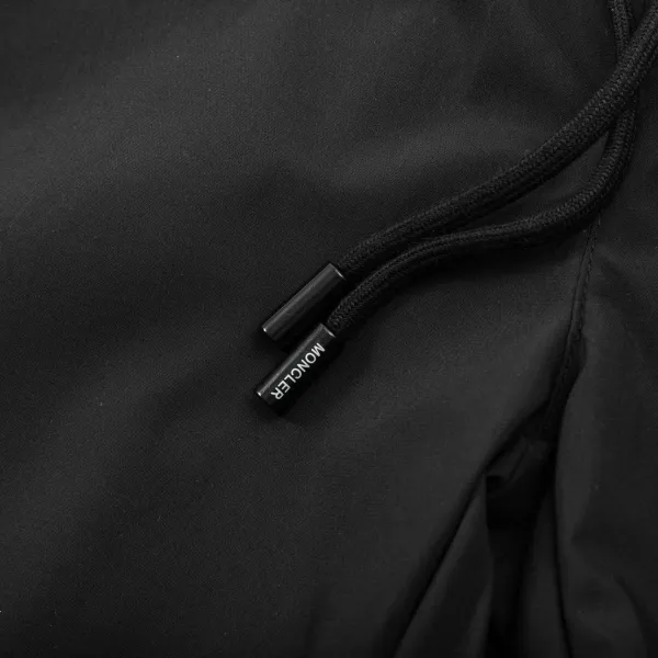 【MONCLER 公式旗艦店】モンクレール ショートパンツご好評に付き再入荷!250225 【MONCLER 公式旗艦店】モンクレール ショートパンツご好評に付き再入荷!250225