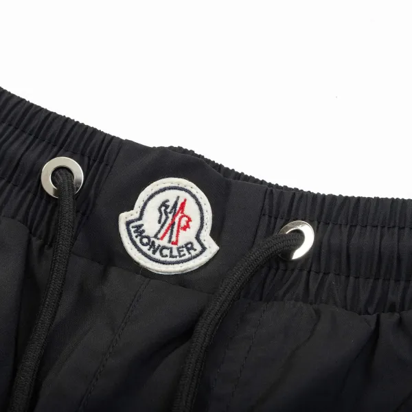 【MONCLER 公式旗艦店】モンクレール ショートパンツご好評に付き再入荷!250225 【MONCLER 公式旗艦店】モンクレール ショートパンツご好評に付き再入荷!250225