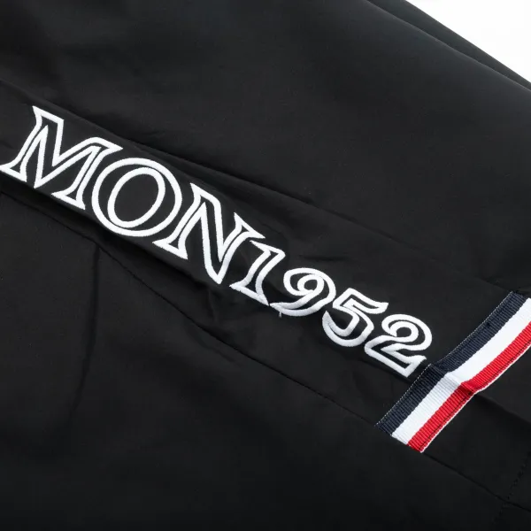 【MONCLER 公式旗艦店】モンクレール ショートパンツご好評に付き再入荷!250225 【MONCLER 公式旗艦店】モンクレール ショートパンツご好評に付き再入荷!250225
