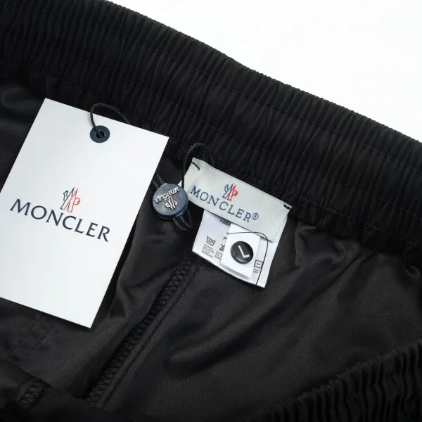 【MONCLER 公式旗艦店】モンクレール ショートパンツご好評に付き再入荷!250225 【MONCLER 公式旗艦店】モンクレール ショートパンツご好評に付き再入荷!250225