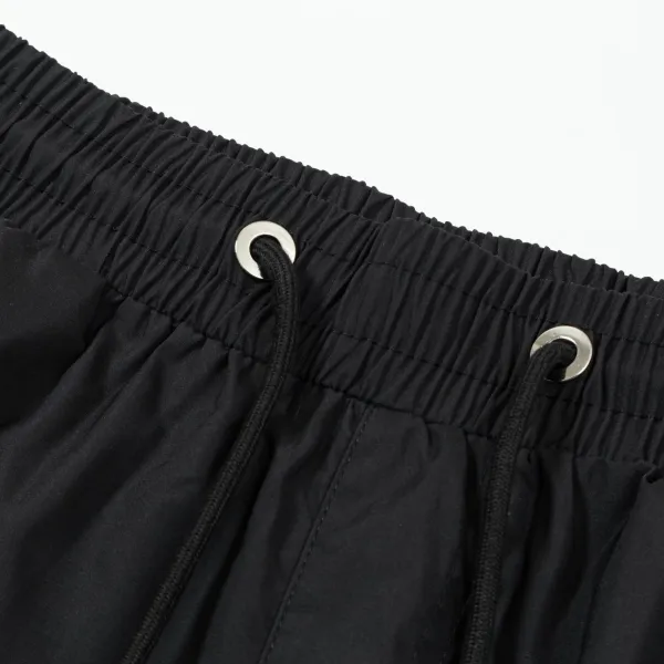 【MONCLER 公式旗艦店】モンクレール ショートパンツご好評に付き再入荷!250225 【MONCLER 公式旗艦店】モンクレール ショートパンツご好評に付き再入荷!250225