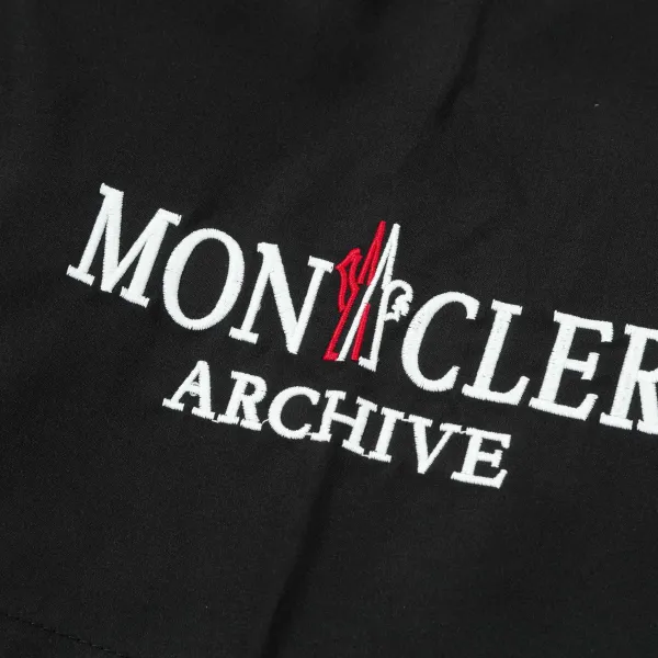 【MONCLER 公式旗艦店】モンクレール ショートパンツご好評に付き再入荷!250225 【MONCLER 公式旗艦店】モンクレール ショートパンツご好評に付き再入荷!250225