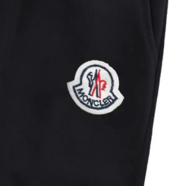 【MONCLER 公式旗艦店】モンクレール ショートパンツご好評に付き再入荷!250225 【MONCLER 公式旗艦店】モンクレール ショートパンツご好評に付き再入荷!250225