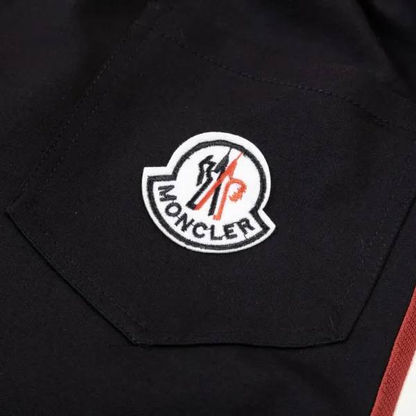 【MONCLER 公式旗艦店】モンクレール ショートパンツ ご好評に付き再入荷! 【MONCLER 公式旗艦店】モンクレール ショートパンツ ご好評に付き再入荷!