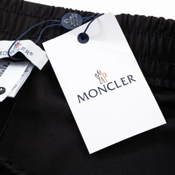 【MONCLER 公式旗艦店】モンクレール ショートパンツ ご好評に付き再入荷! 【MONCLER 公式旗艦店】モンクレール ショートパンツ ご好評に付き再入荷!