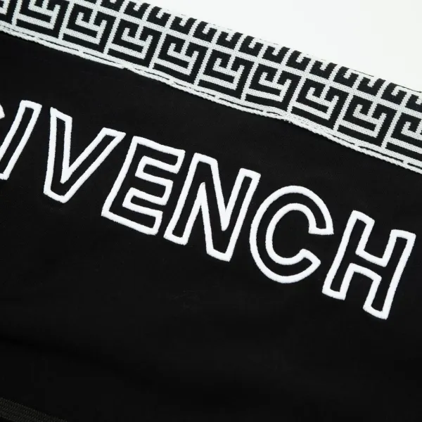 【GIVENCHY 公式旗艦店】ジバンシー ショートパンツご好評に付き再入荷 240803 【GIVENCHY 公式旗艦店】ジバンシー ショートパンツご好評に付き再入荷 240803