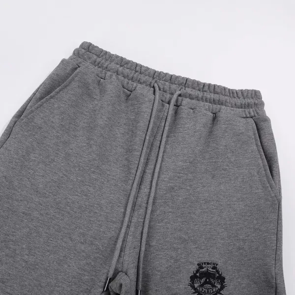 【GIVENCHY 公式旗艦店】ジバンシー ショートパンツ ご好評に付き再入荷! 【GIVENCHY 公式旗艦店】ジバンシー ショートパンツ ご好評に付き再入荷!