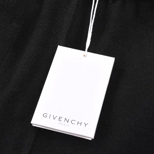 【GIVENCHY 公式旗艦店】ジバンシー ショートパンツ ご好評に付き再入荷! 【GIVENCHY 公式旗艦店】ジバンシー ショートパンツ ご好評に付き再入荷!