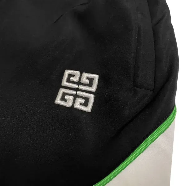 【GIVENCHY 公式旗艦店】ジバンシー ショートパンツご好評に付き再入荷! 【GIVENCHY 公式旗艦店】ジバンシー ショートパンツご好評に付き再入荷!