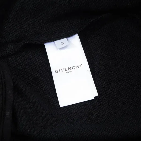 【GIVENCHY 公式旗艦店】ジバンシー ショートパンツご好評に付き再入荷! 【GIVENCHY 公式旗艦店】ジバンシー ショートパンツご好評に付き再入荷!