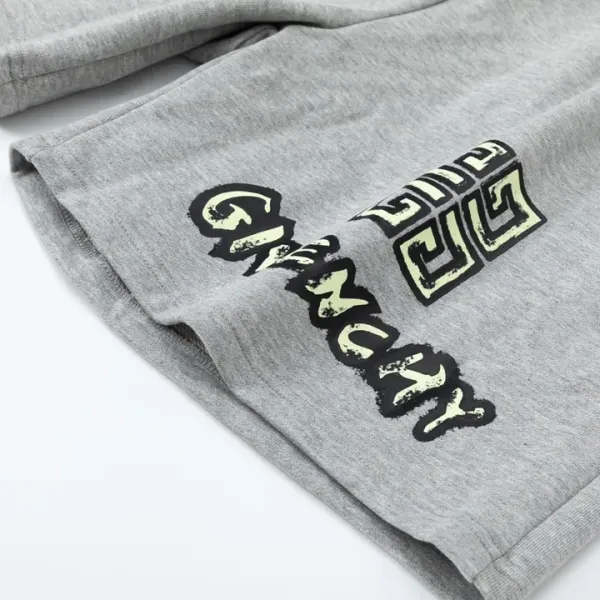 【GIVENCHY 公式旗艦店】ジバンシー ショートパンツご好評に付き再入荷! 【GIVENCHY 公式旗艦店】ジバンシー ショートパンツご好評に付き再入荷!