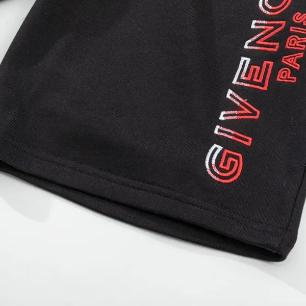 【GIVENCHY  公式旗艦店】 ジバンシー  ショートパンツ  ご好評に付き再入荷！