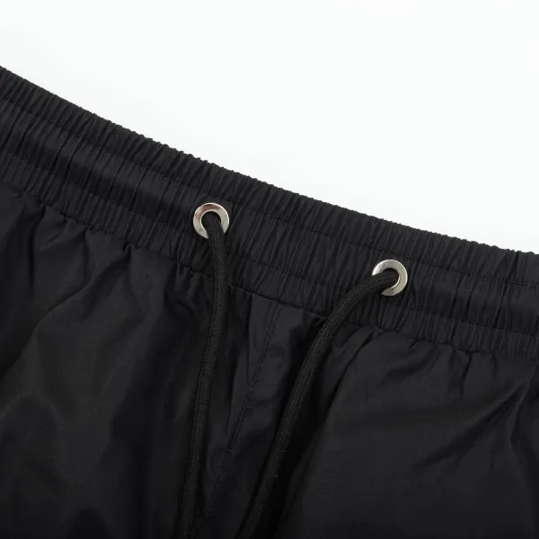 【FENDI  公式旗艦店】フェンディ  ショートパンツご好評に付き再入荷！250226