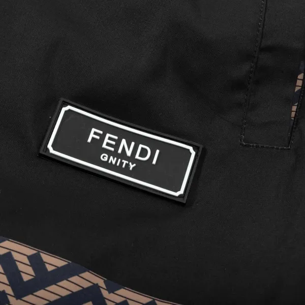 【FENDI  公式旗艦店】フェンディ  ショートパンツご好評に付き再入荷！250226