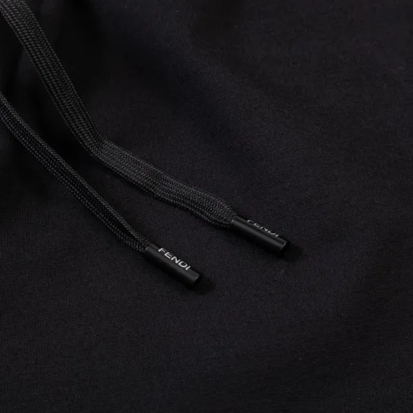 【FENDI  公式旗艦店】フェンディ  ショートパンツご好評に付き再入荷！250226