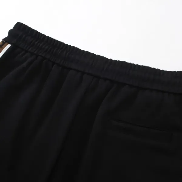 【FENDI  公式旗艦店】フェンディ  ショートパンツご好評に付き再入荷！250226