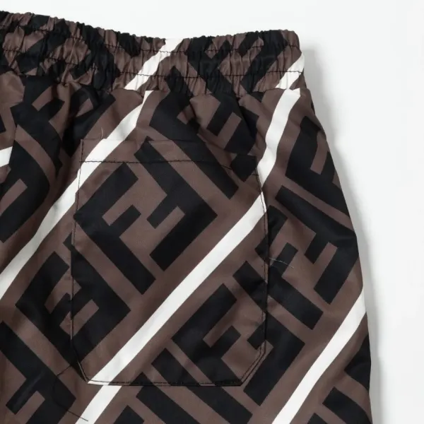 【FENDI 公式旗艦店】フェンディ ショートパンツご好評に付き再入荷 24624