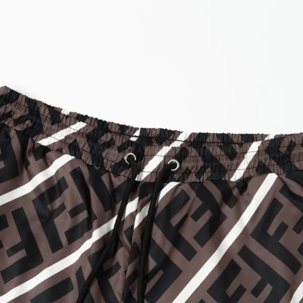 【FENDI 公式旗艦店】フェンディ ショートパンツご好評に付き再入荷 24624