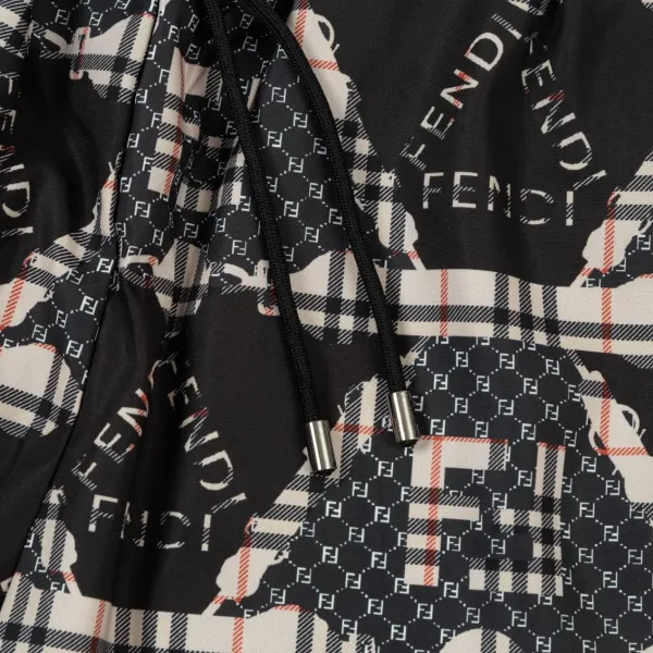 【FENDI  公式旗艦店】フェンディ ショートパンツ  ご好評に付き再入荷！